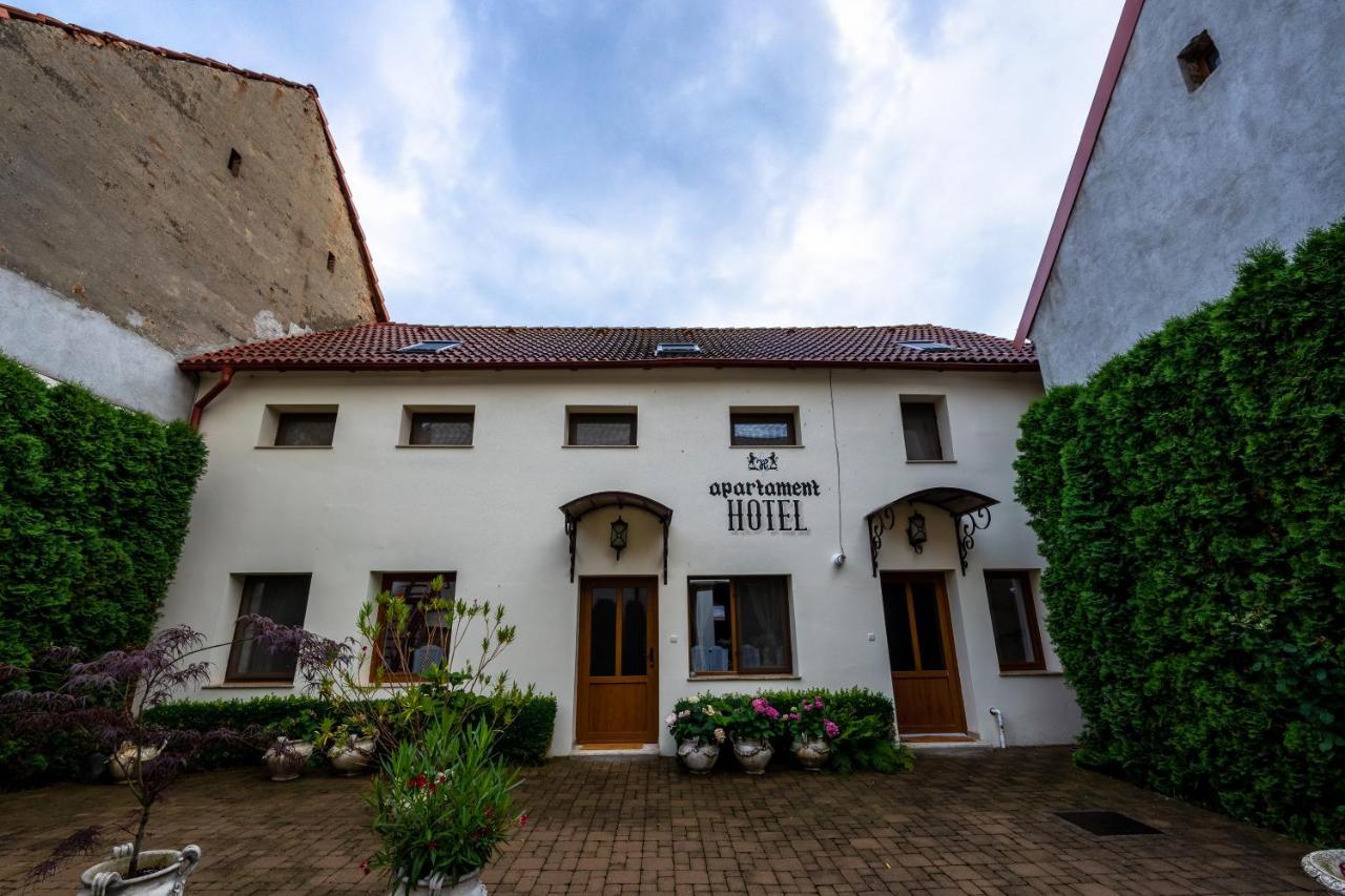 Apartament Hotel H Orăştie Kültér fotó