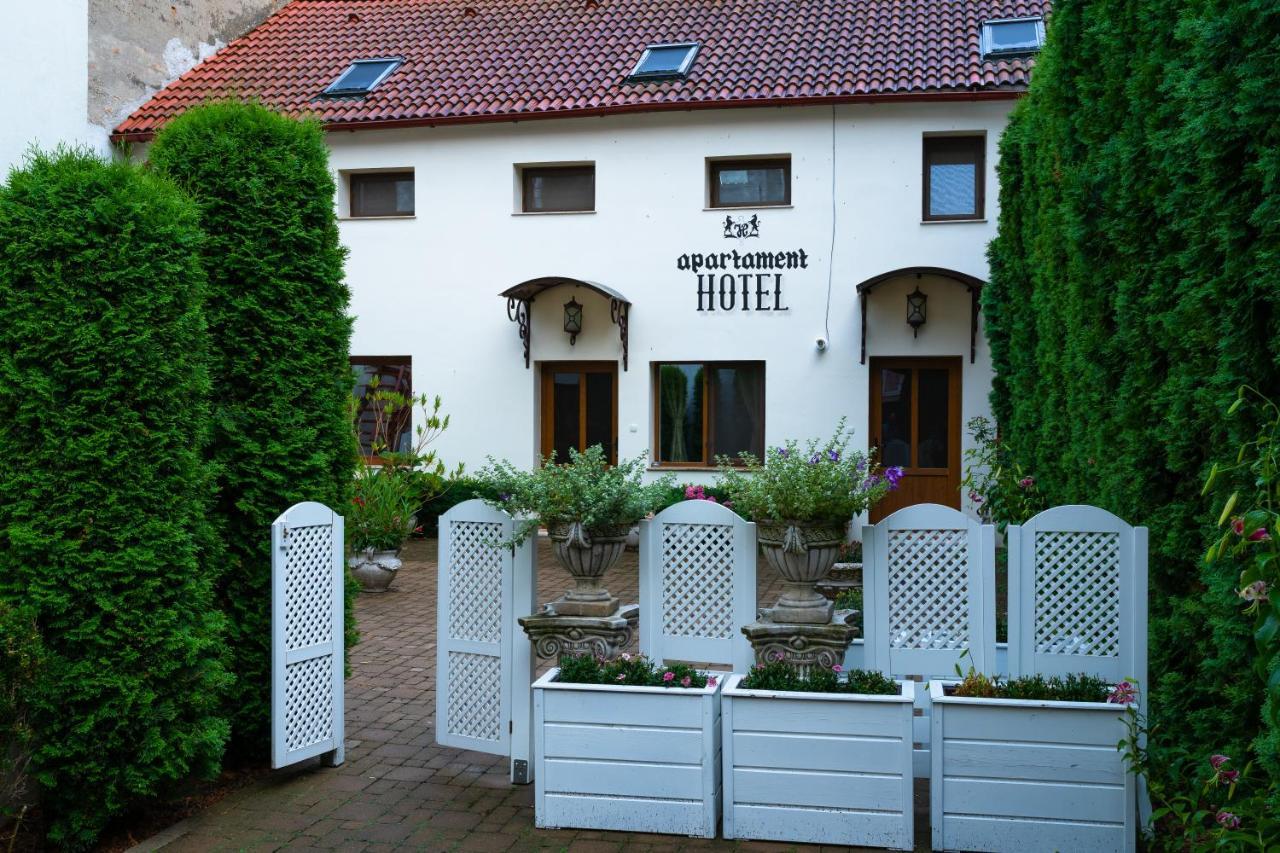 Apartament Hotel H Orăştie Kültér fotó